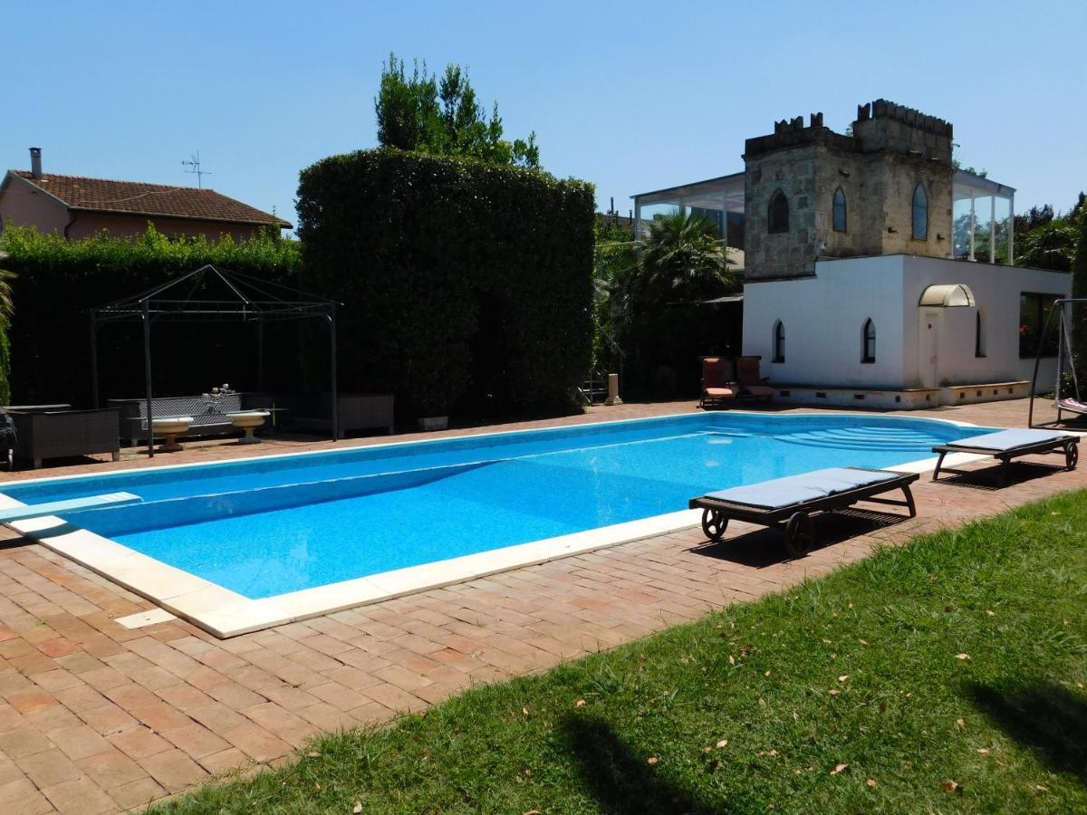 Appartamento Con Piscina Immersa Nel Verde Cascina Buitenkant foto